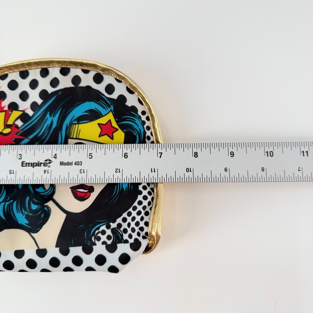 LONDON SOHO NEW YORK Wonder Woman Comic Print Makeup Bag Set Gold Trim 2 Piece - Picture 6 of 13
